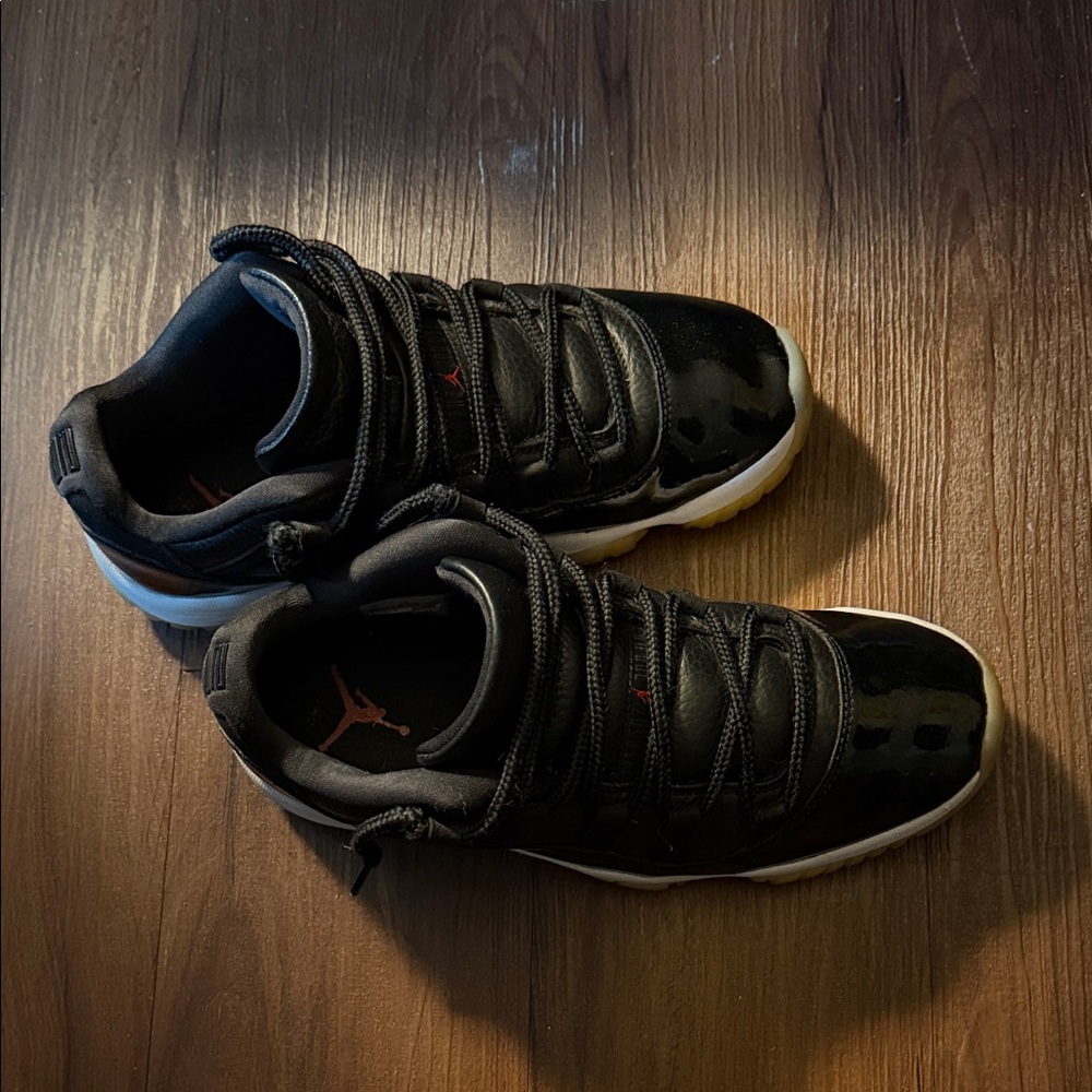 Stylish Black and Red Men's Sneakers